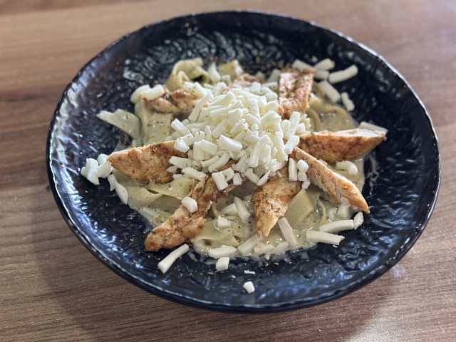 FETTUCİNİ CHİCKEN AND HERBS (558 kcal)